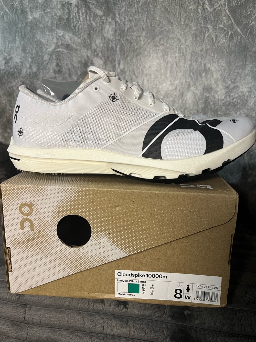 On Cloudspike 10000m Women's Athletic Shoes in White